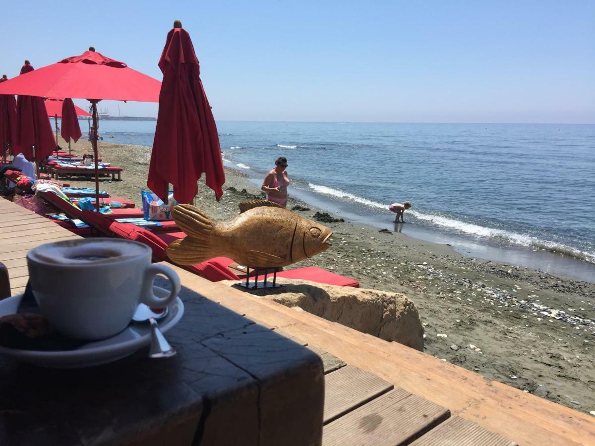 Modern Seaview Beach Studio Лимасол Экстерьер фото