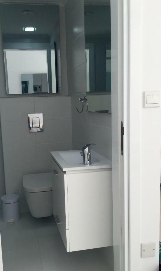 Modern Seaview Beach Studio Лимасол Экстерьер фото