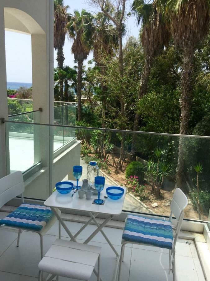 Modern Seaview Beach Studio Лимасол Экстерьер фото